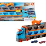 Hot Wheels - Speedway Hauler Storage Carrier with 3 1:64 Scale Cars & Convertible 6-Foot Drag Race Track